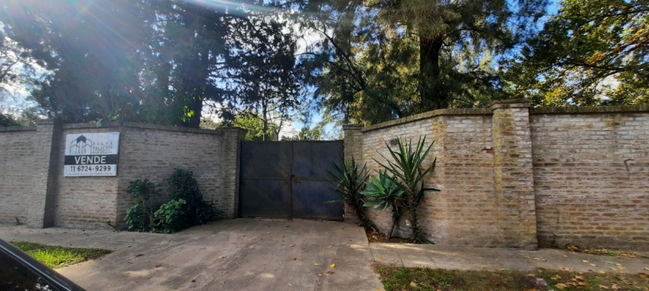Lote con mejoras en Parque Leloir
