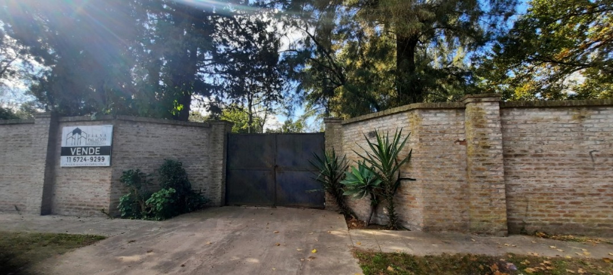 Lote con mejoras en Parque Leloir